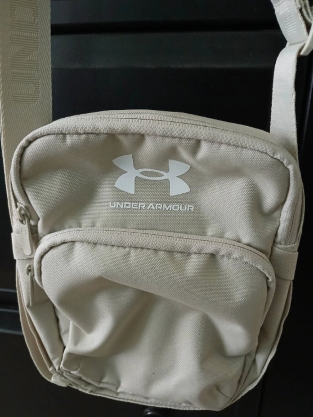 New Under Armour Unisex-Adult Loudon Crossbody Khaki/White One size